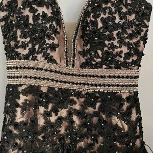 Juniors dress 2/4 never worn.